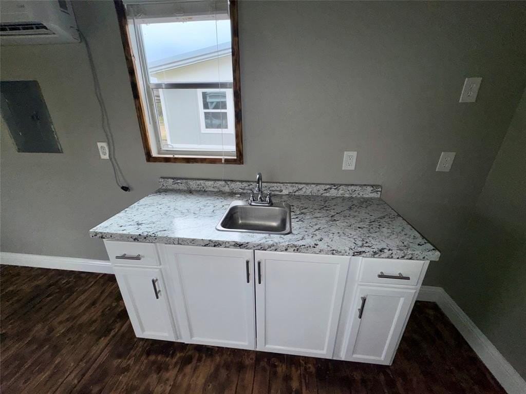 5341 Brown Ln - Photo 3 of 6