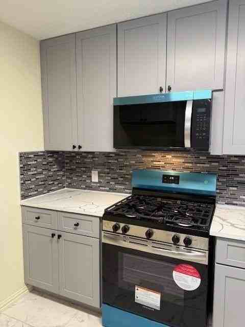 720 Lakeshore Dr - Photo 7 of 30