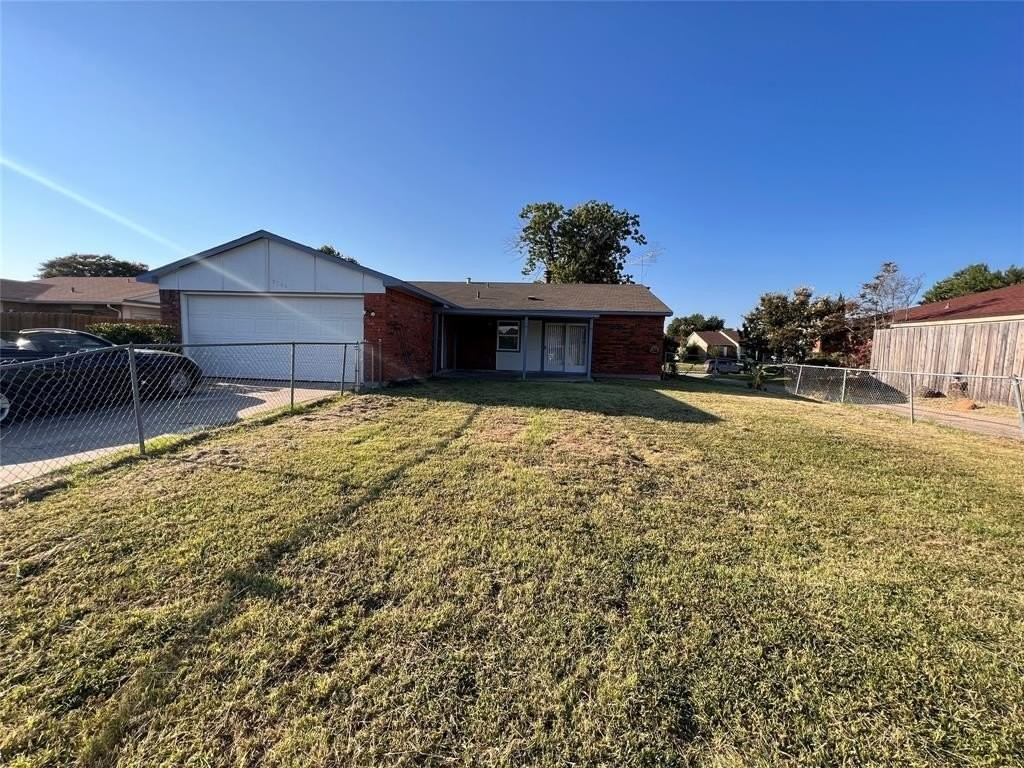 8506 Woodside Rd - Photo 4 of 26