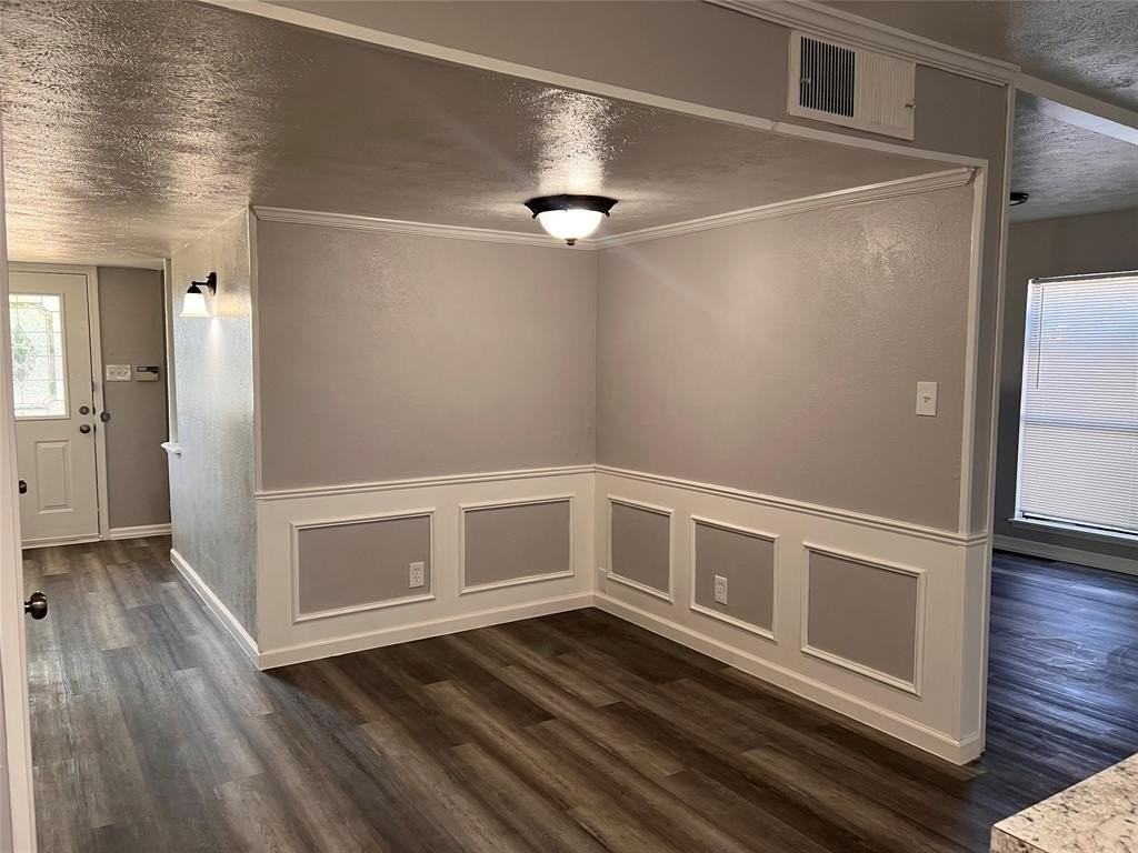 8506 Woodside Rd - Photo 7 of 26