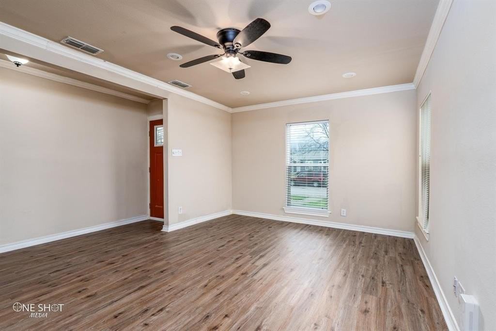 1410 S 32nd St - Photo 4 of 38