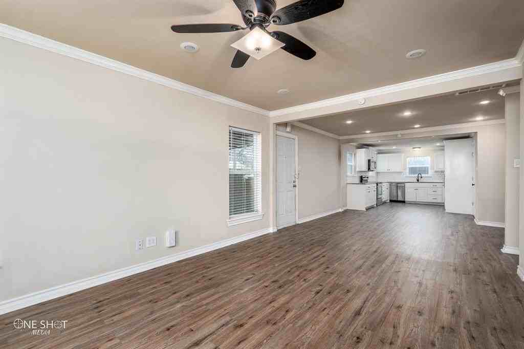 1410 S 32nd St - Photo 6 of 38