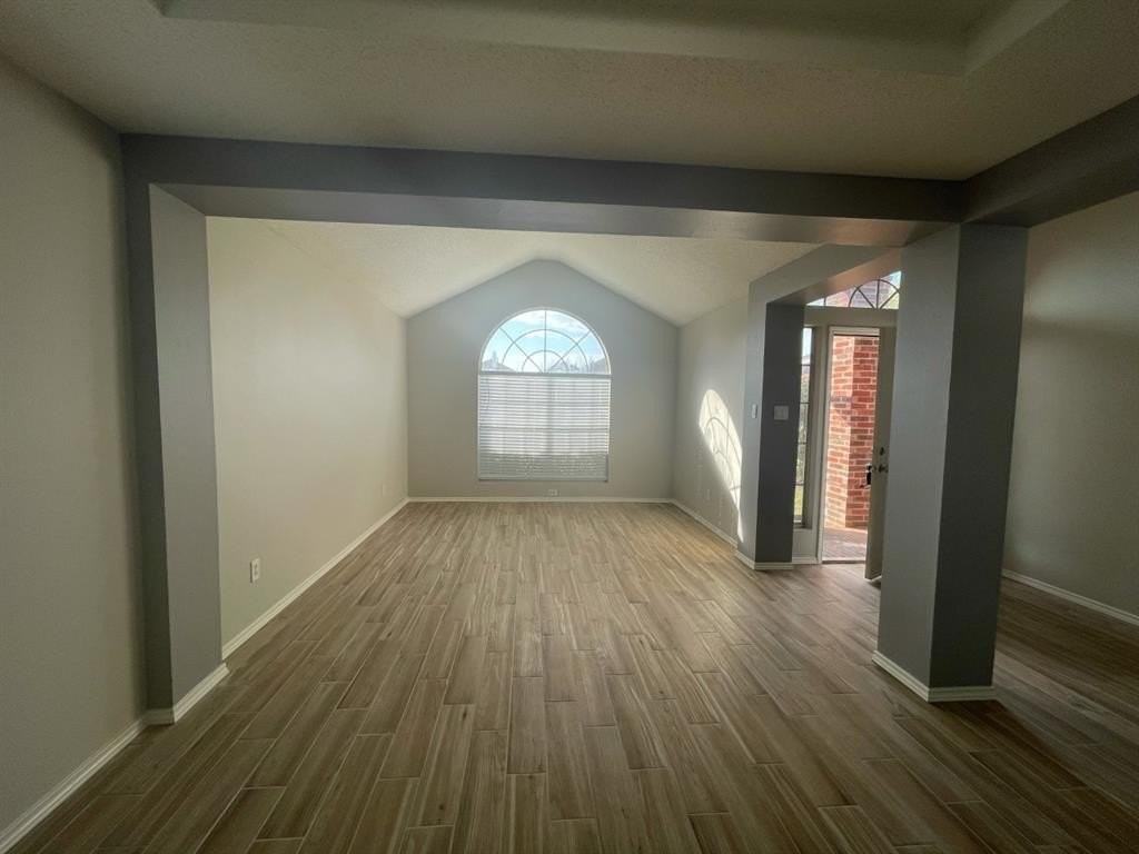 7709 Amsterdam Ln - Photo 6 of 15