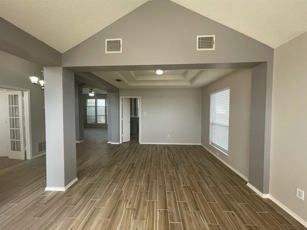 7709 Amsterdam Ln - Photo 7 of 15