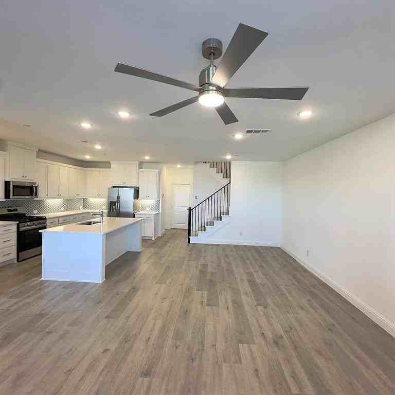 9575 Speaker Dr - Photo 6 of 30