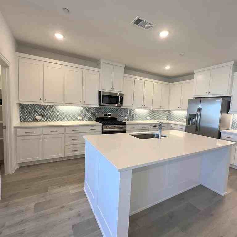 9575 Speaker Dr - Photo 7 of 30