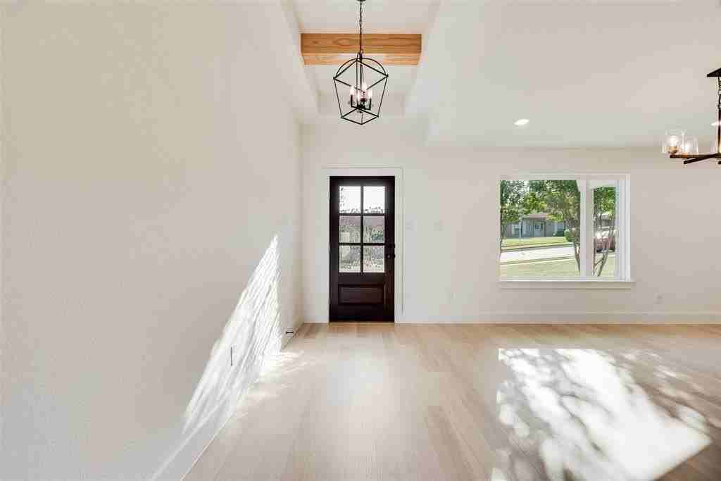 1632 Merrimac Trl - Photo 5 of 34