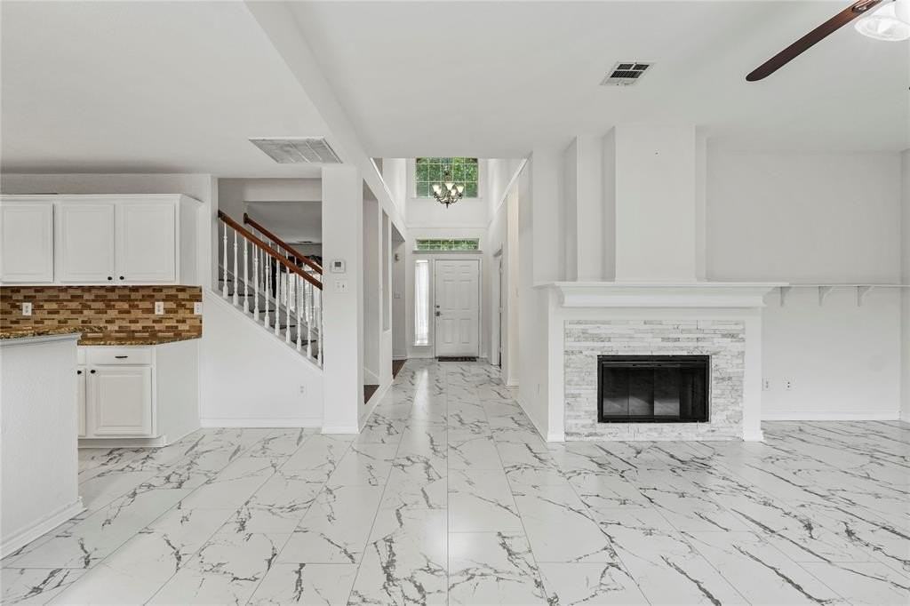 4817 Carolwood Dr - Photo 4 of 25