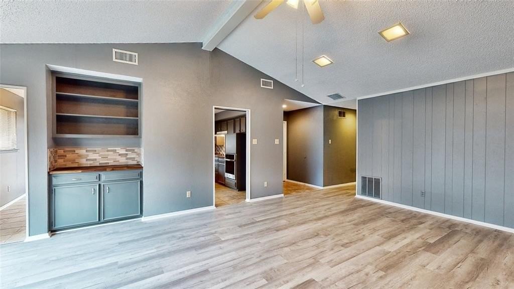 308 Towne House Ln - Photo 5 of 32