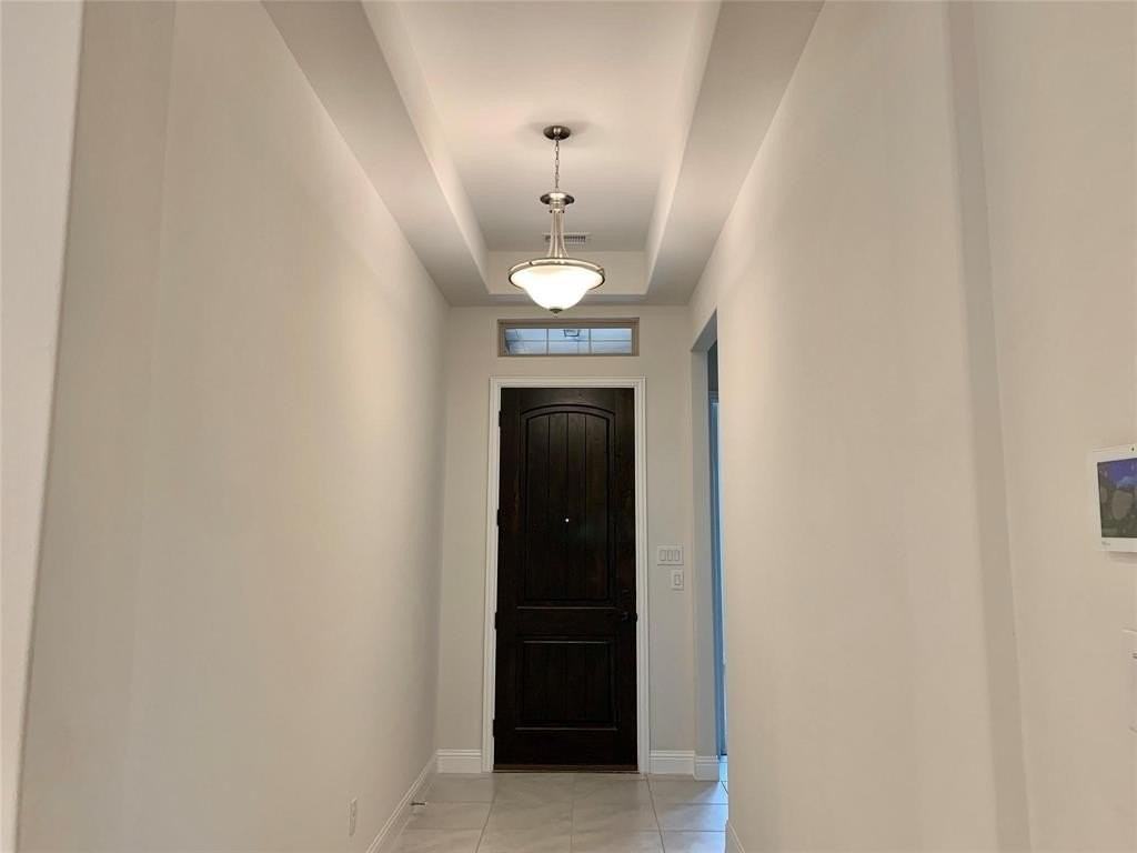 822 Susan St - Photo 4 of 20