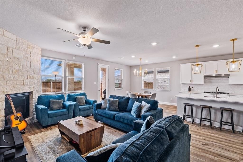 2517 Amistad Ln - Photo 7 of 27