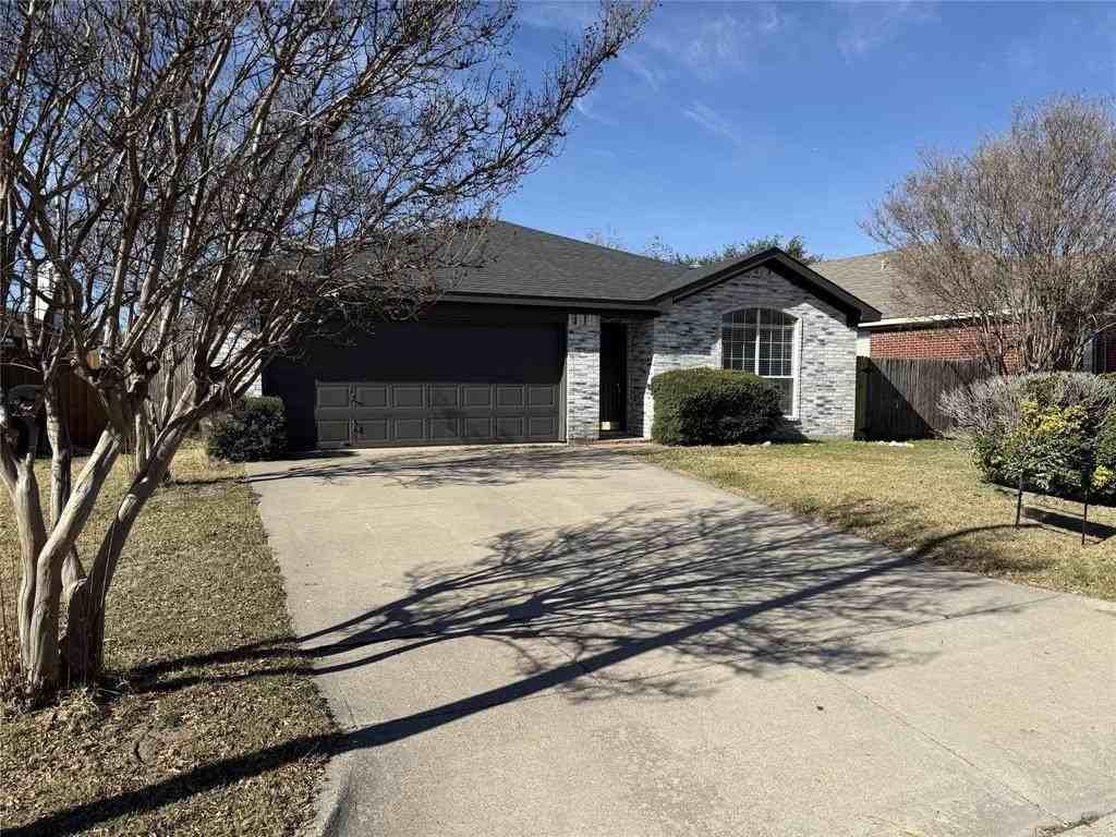 8175 Waterside Trl - Photo 2 of 24