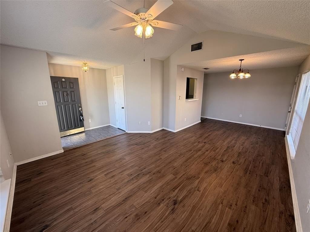 8175 Waterside Trl - Photo 4 of 24