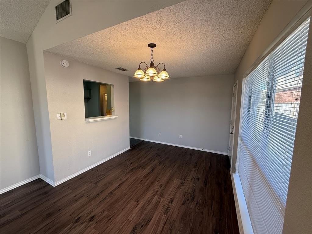 8175 Waterside Trl - Photo 5 of 24