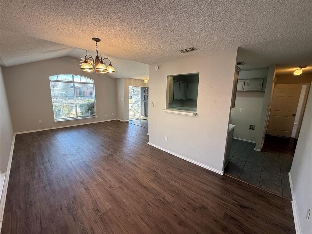 8175 Waterside Trl - Photo 6 of 24