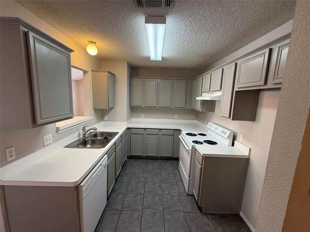 8175 Waterside Trl - Photo 7 of 24