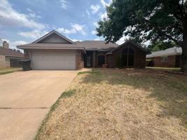 featured image of 6409 Twin Oaks Dr