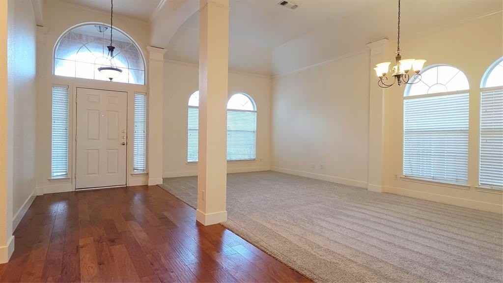 1304 Hillcrest Dr - Photo 2 of 28