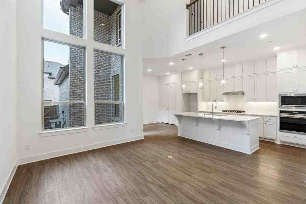 8140 Meadow Valley Dr - Photo 3 of 21