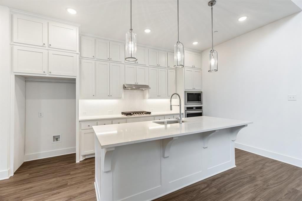 8140 Meadow Valley Dr - Photo 5 of 21