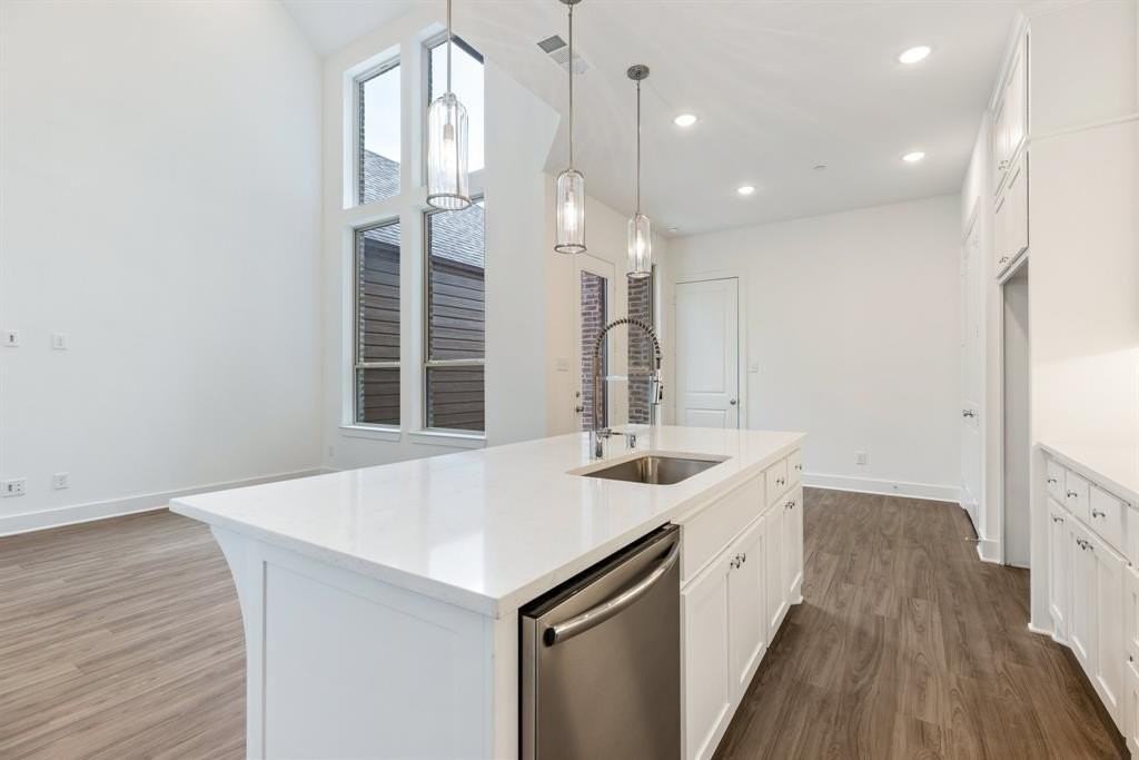 8140 Meadow Valley Dr - Photo 7 of 21