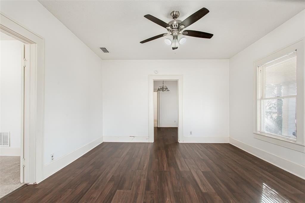 316 W Avenue A - Photo 6 of 30