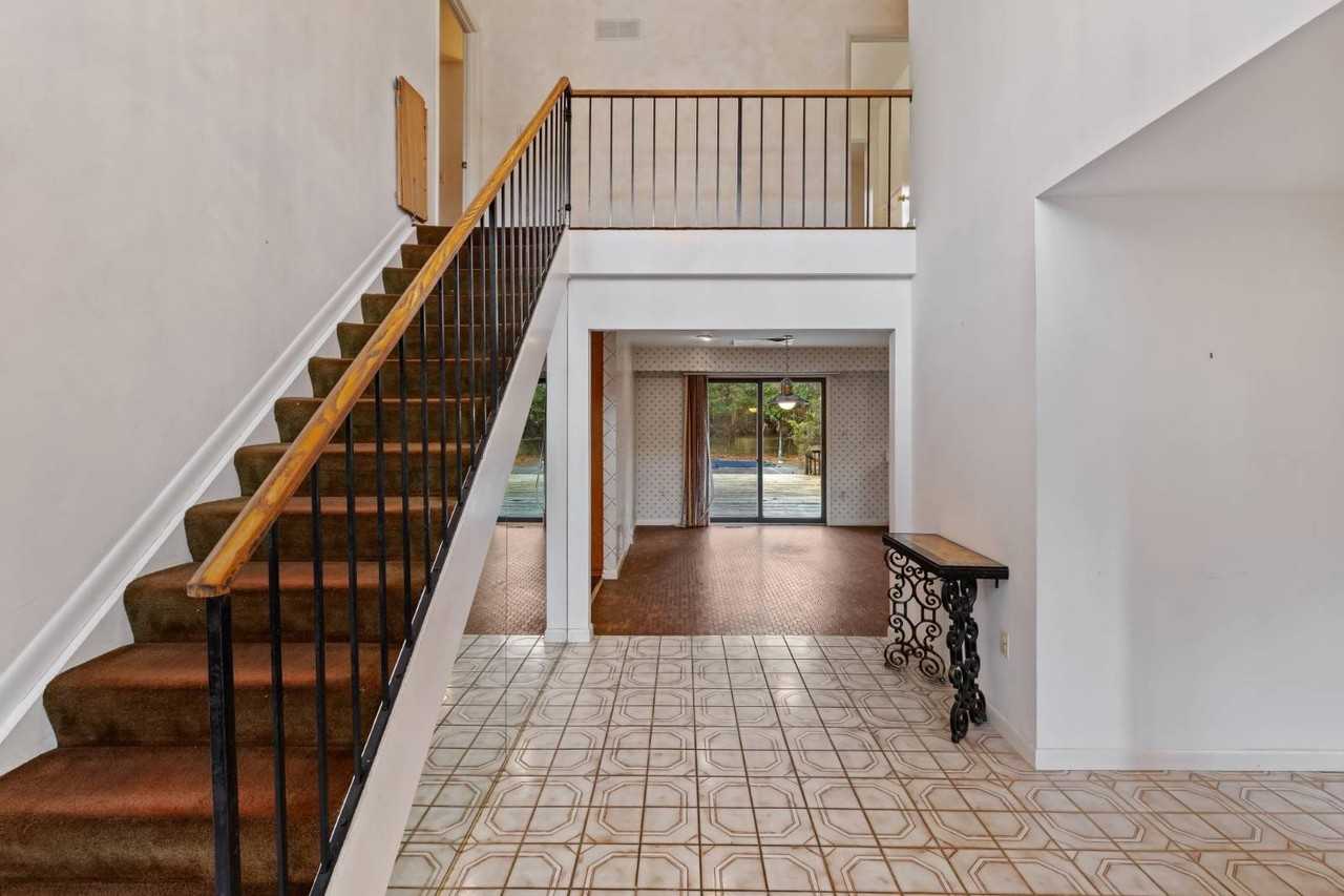 11704 Woodland Dr - Photo 2 of 19