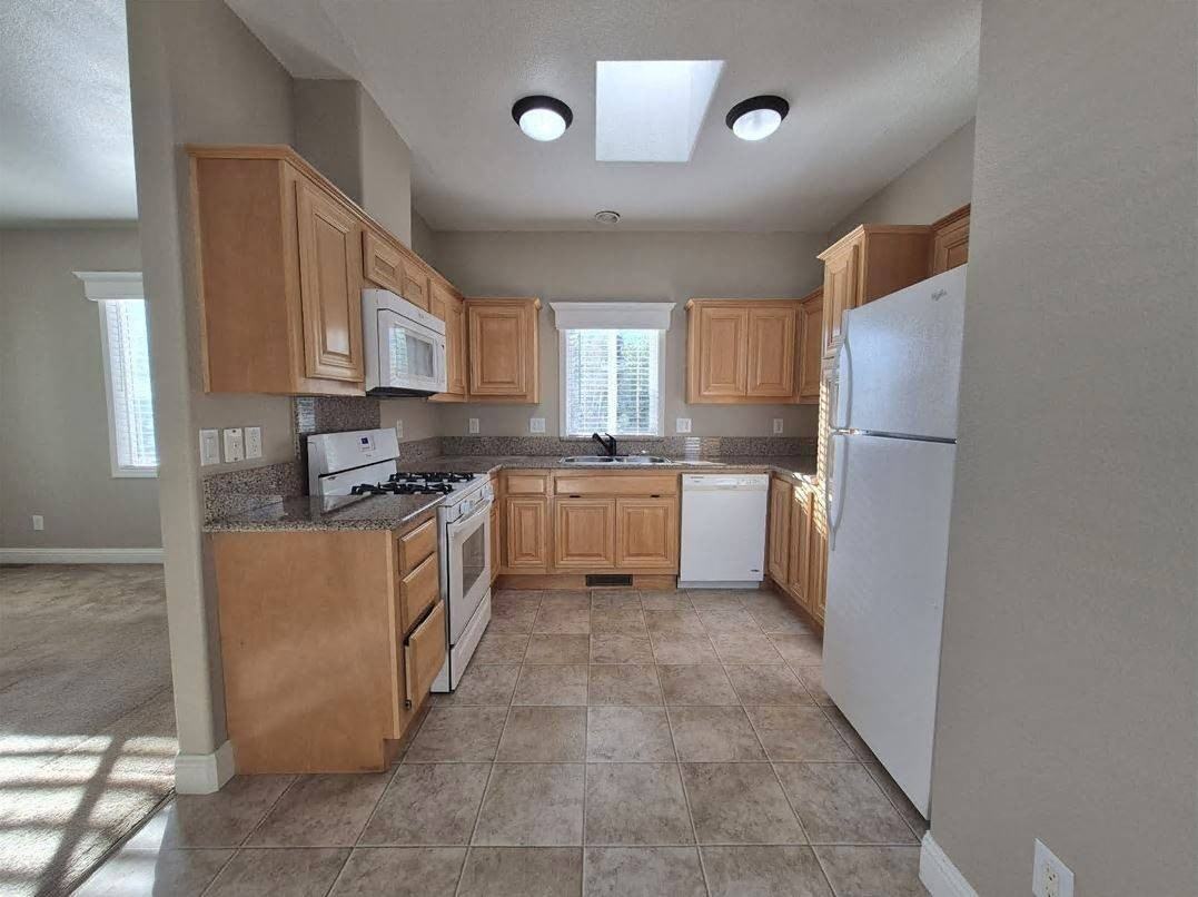 1028 Shawnee Trl #107 - Photo 3 of 19