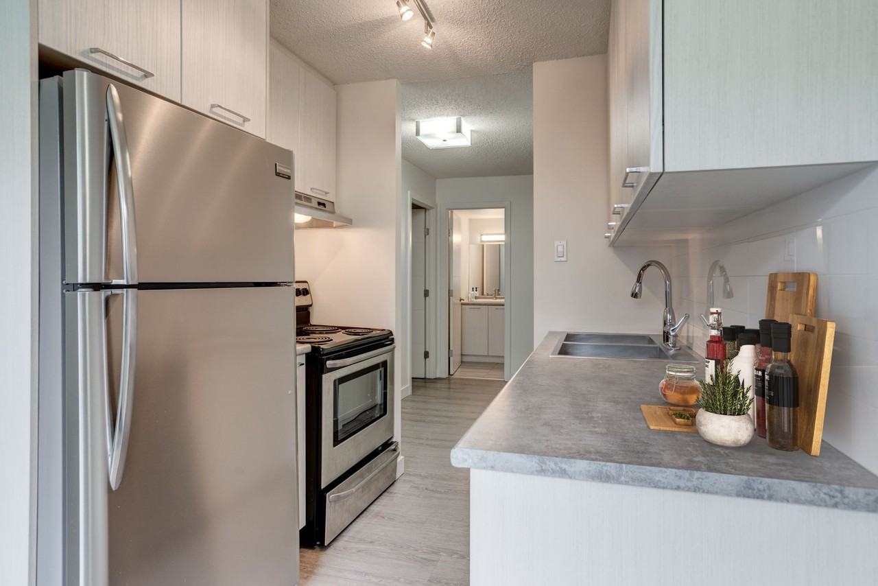 Brentview Tower - Photo 2 of 13