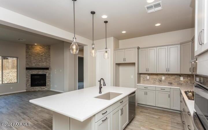 488 Isabelle Ln - Photo 5 of 17