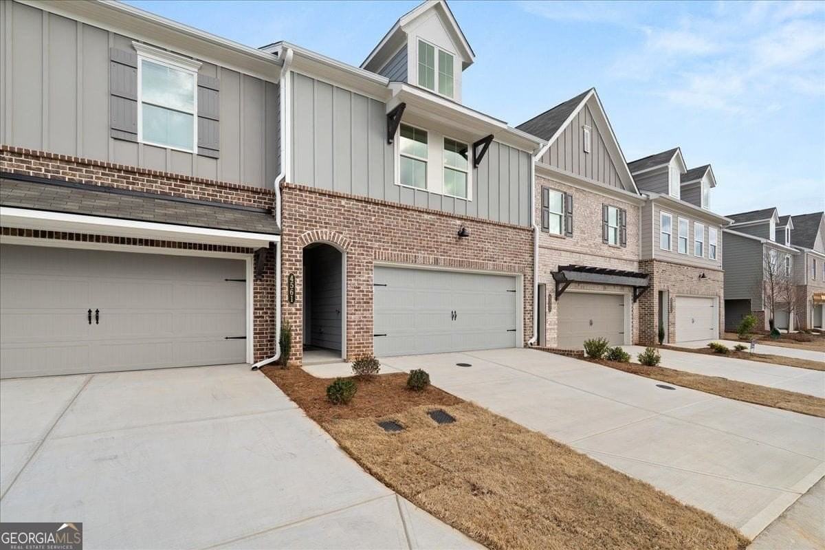 4561 Moray Dr - Photo 2 of 34