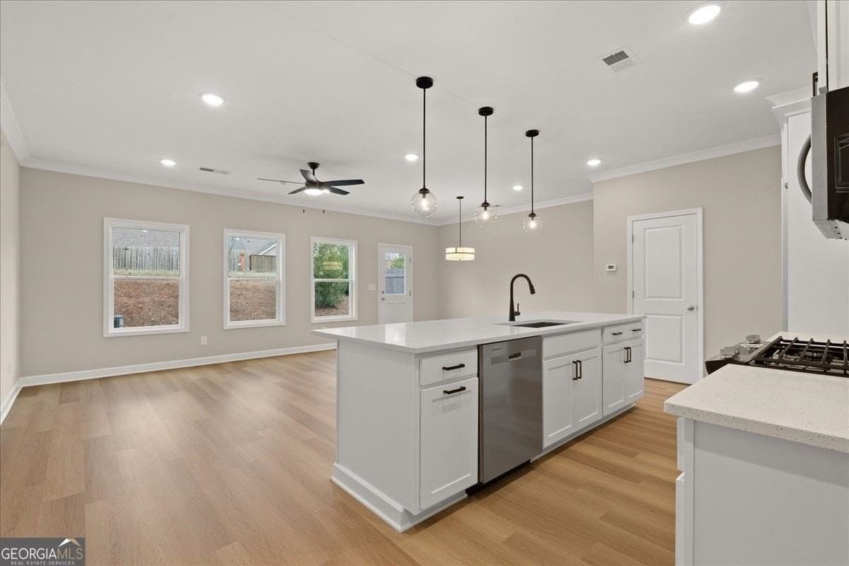 4561 Moray Dr - Photo 5 of 34