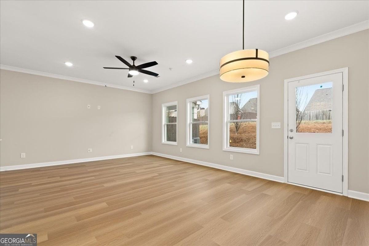 4561 Moray Dr - Photo 6 of 34