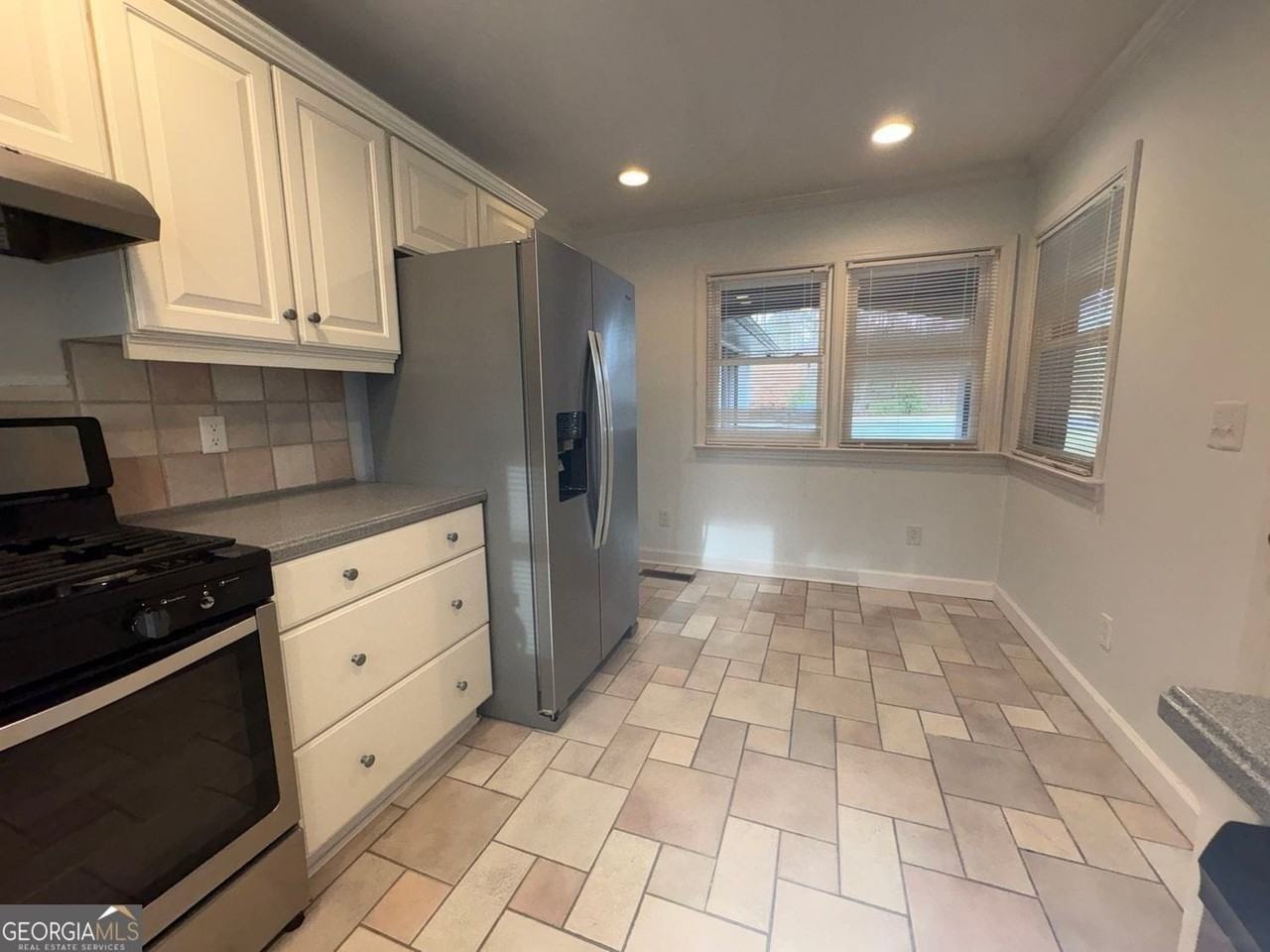 4972 Tilly Mill Rd - Photo 5 of 17