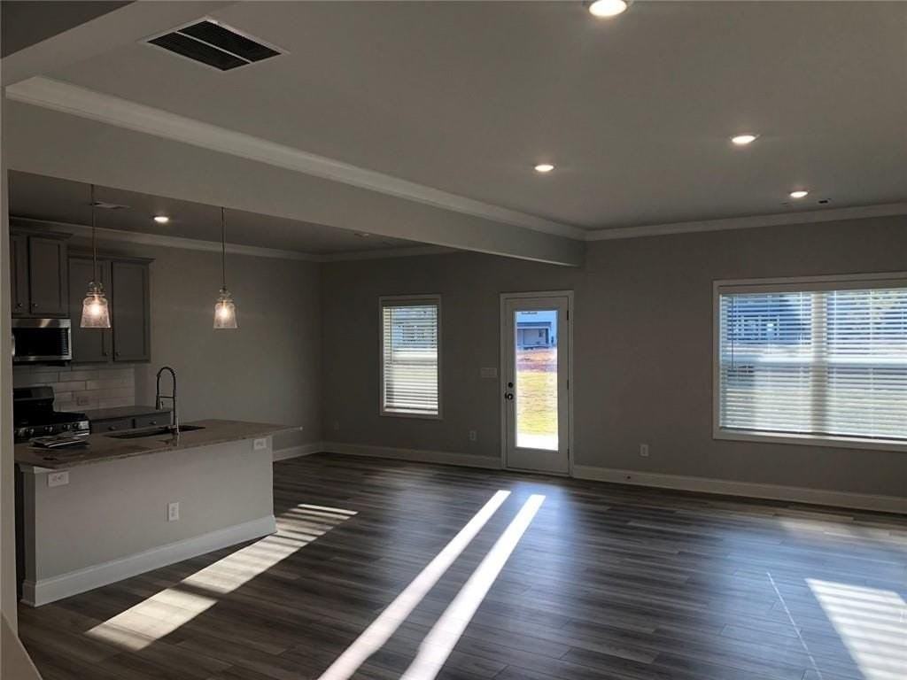 4211 Portsbrook Ave - Photo 5 of 32