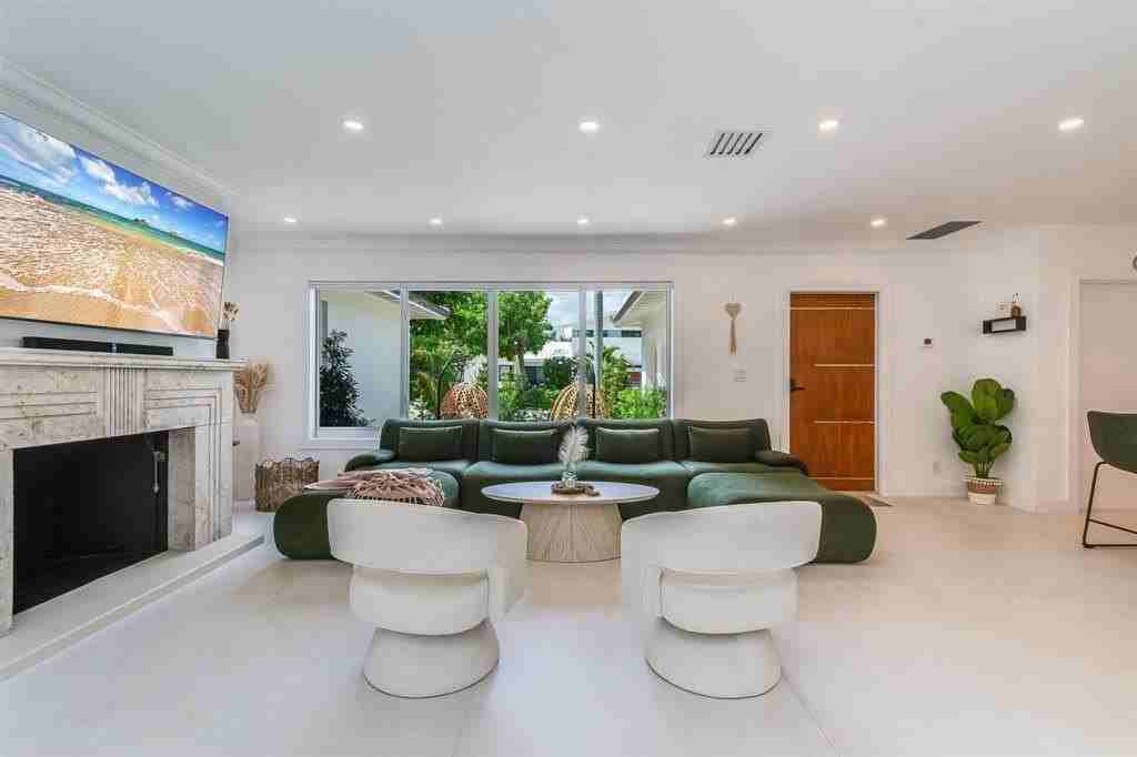 616 Ne 16th Ter - Photo 6 of 50