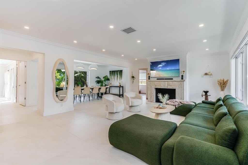 616 Ne 16th Ter - Photo 7 of 50