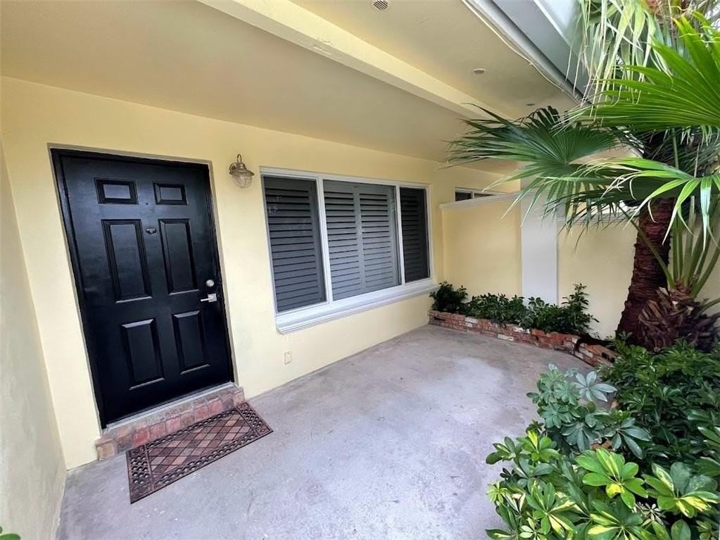 2728 Ne 27th Ave - Photo 4 of 19