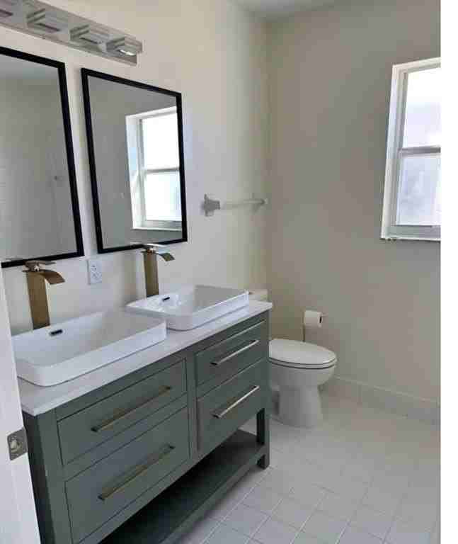 10535 Nw 57th St - Photo 4 of 19