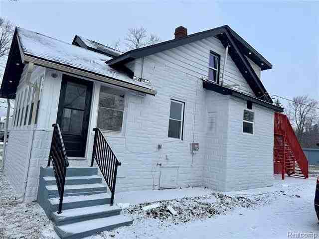 134 W Auburn Rd - Photo 3 of 32