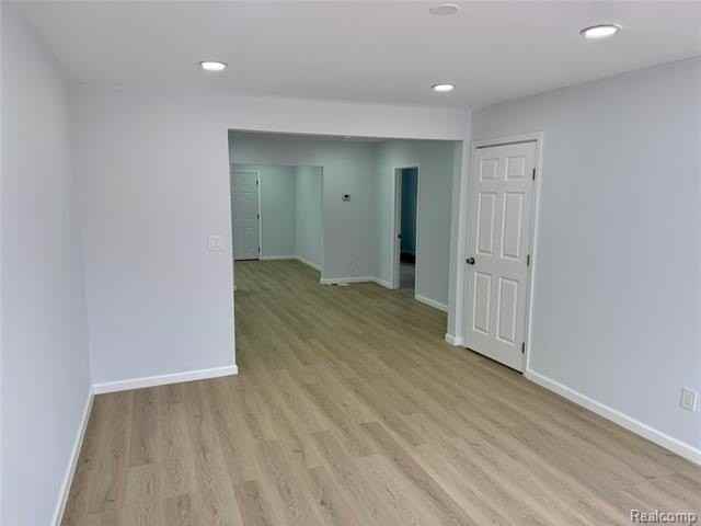 134 W Auburn Rd - Photo 7 of 32