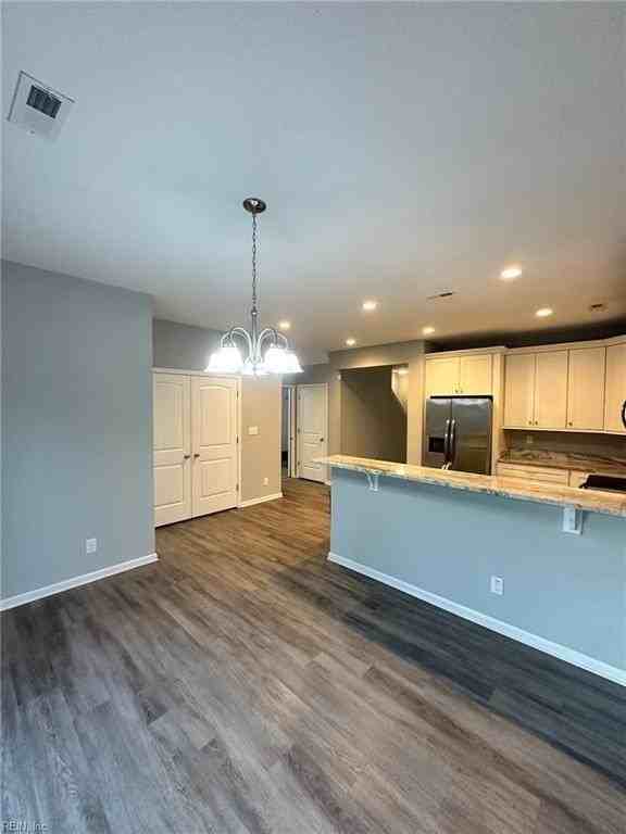 521 Ashley Ave - Photo 6 of 20