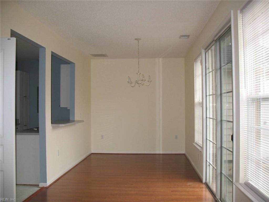 5824 Ludington Dr - Photo 4 of 28