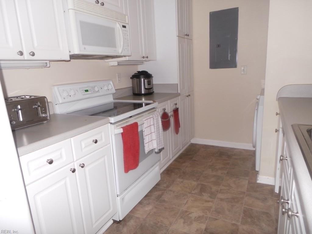 5824 Ludington Dr - Photo 6 of 28