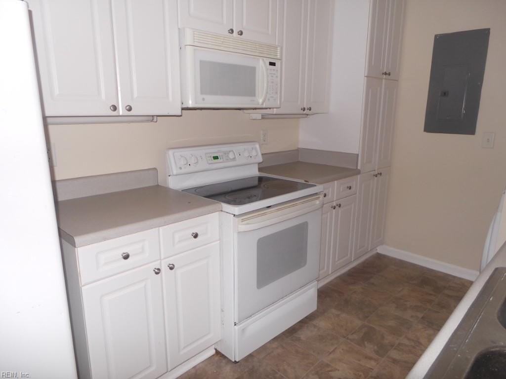 5824 Ludington Dr - Photo 7 of 28