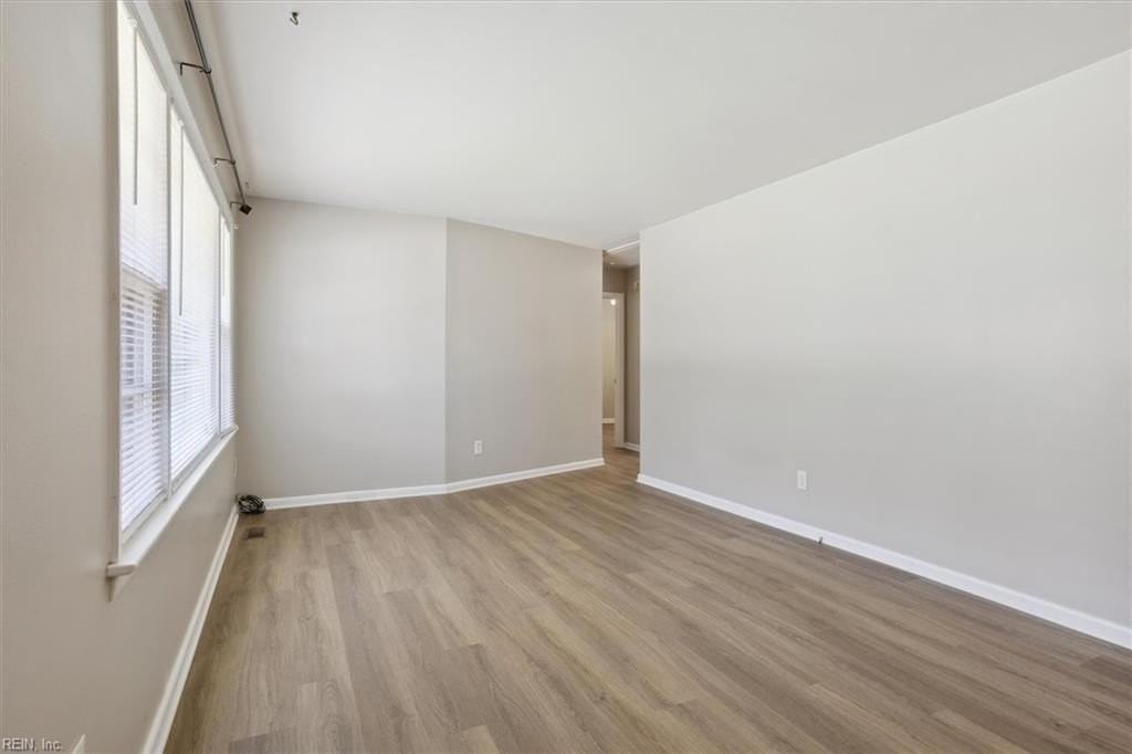 141 Albany Dr - Photo 6 of 26