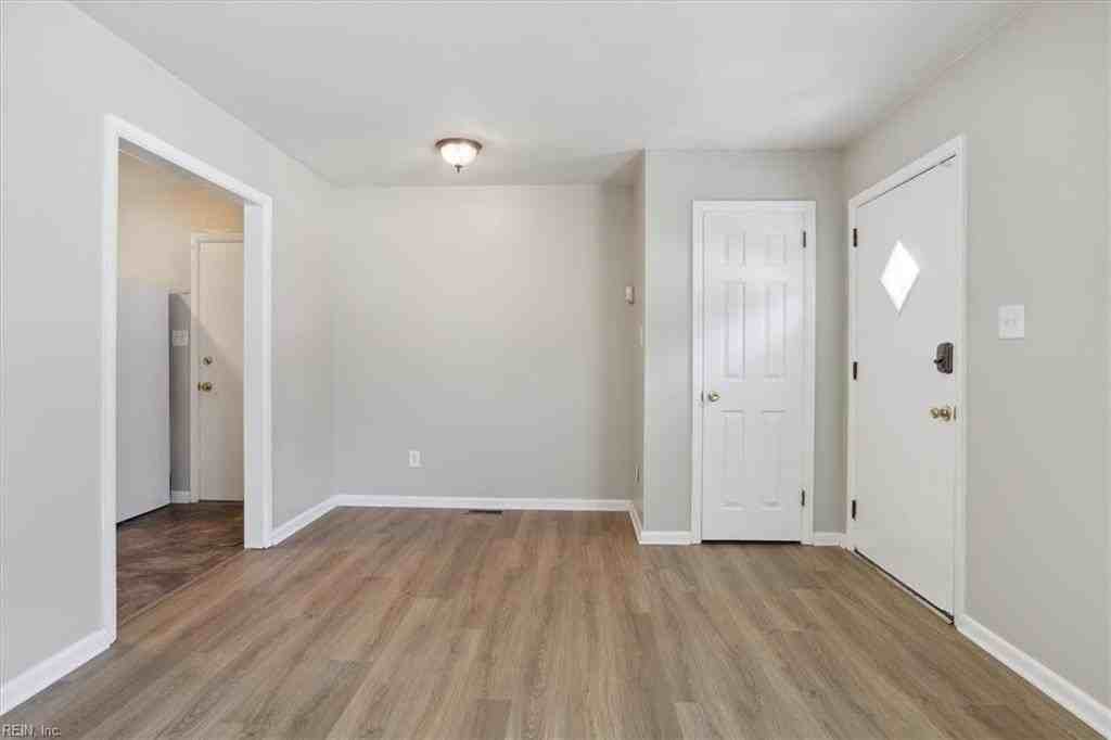 141 Albany Dr - Photo 7 of 26