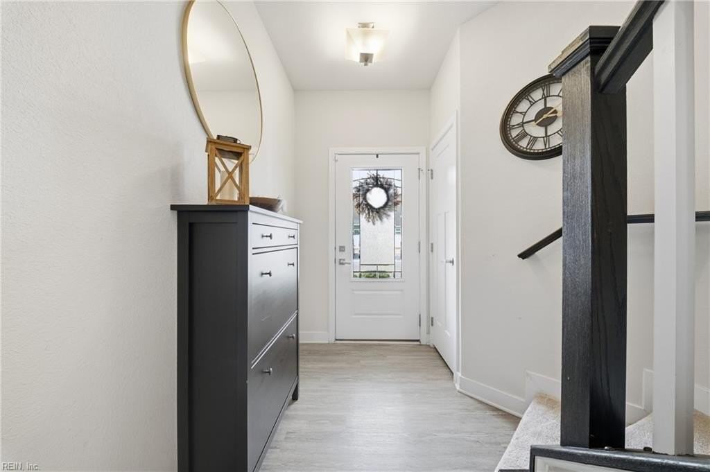 1617 Catbird Ln - Photo 6 of 49