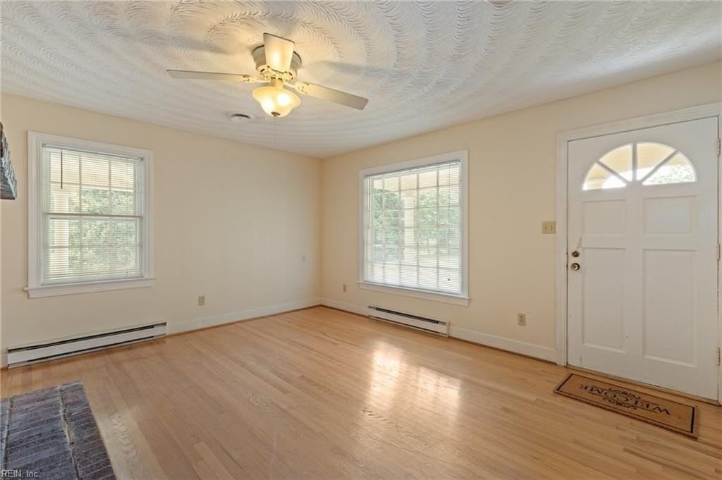 13190 Doggett Ln - Photo 4 of 31