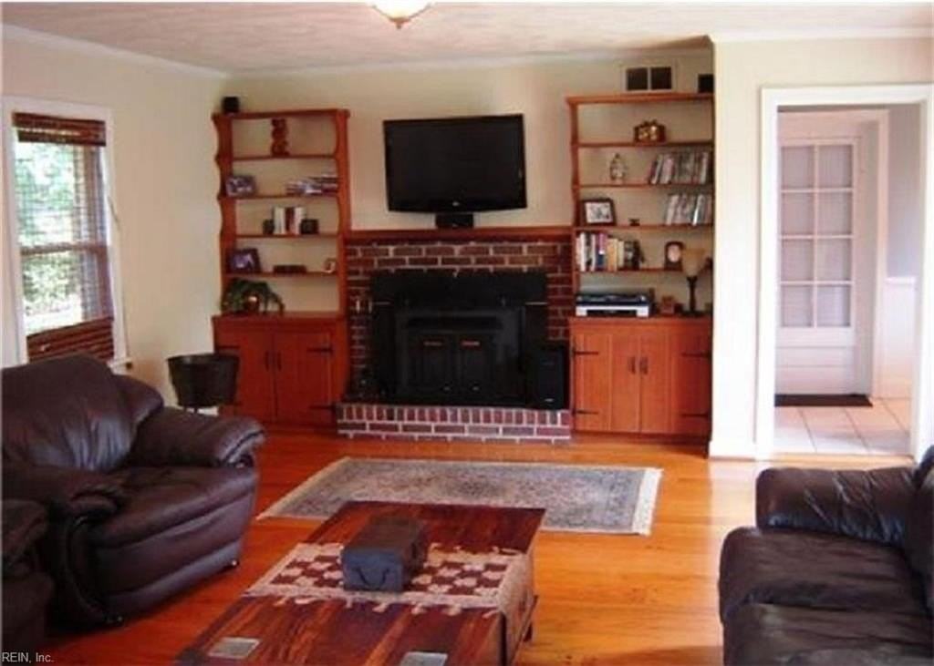 4632 Curtiss Dr - Photo 3 of 13